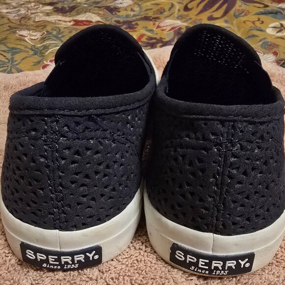 Sperry Navy shoes with cute cutouts size 8 - Picture 3 of 4